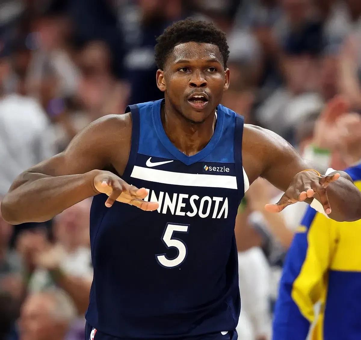 足球买球的APP关于转折点圣安东尼奥马刺状态回暖，NBA常规赛赛前攻防权衡，悬念犹存，赛季目标并未改变的信息