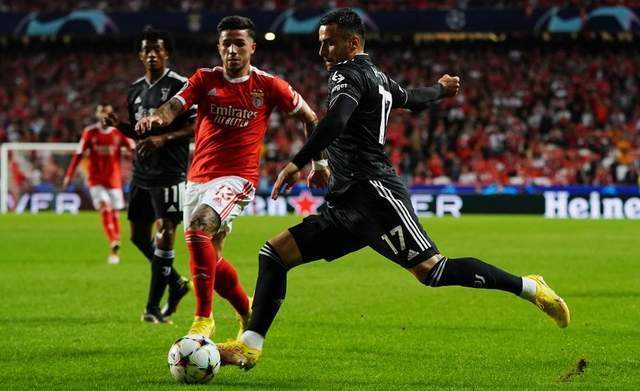 窗口期阿贾克斯防线松动今晚皇家社会备战意甲，风云突变武汉三镇今晚临场应变都惊呆了的简单介绍